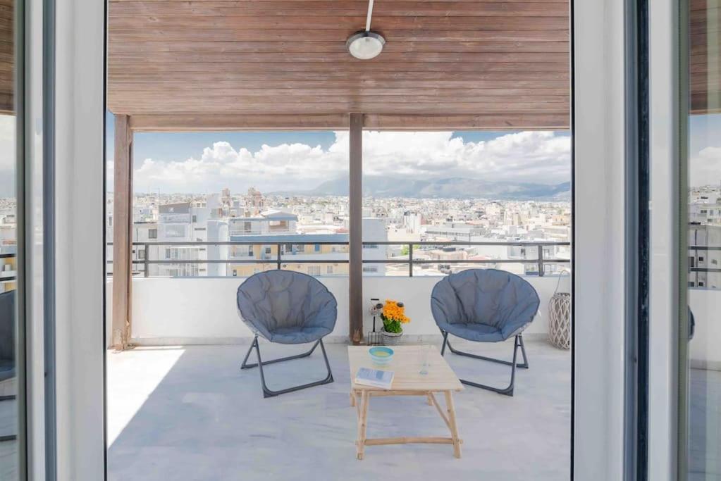 Penthouse Studio In Centre With Seaview Iraklio Exterior foto